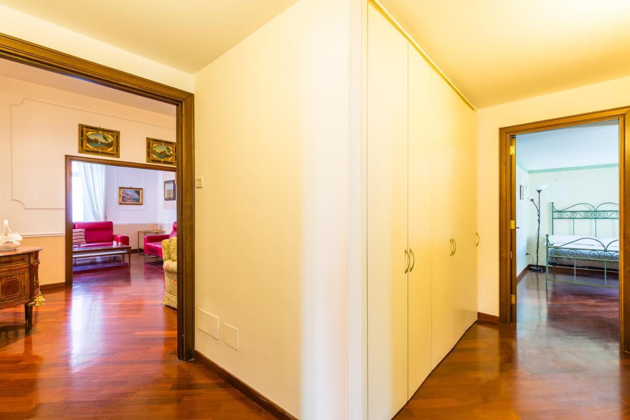 Grand Classic Apartment At San Martino By Napoliapartments 外观 照片