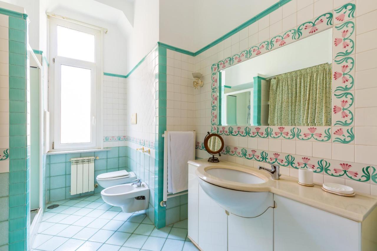 Grand Classic Apartment At San Martino By Napoliapartments 外观 照片