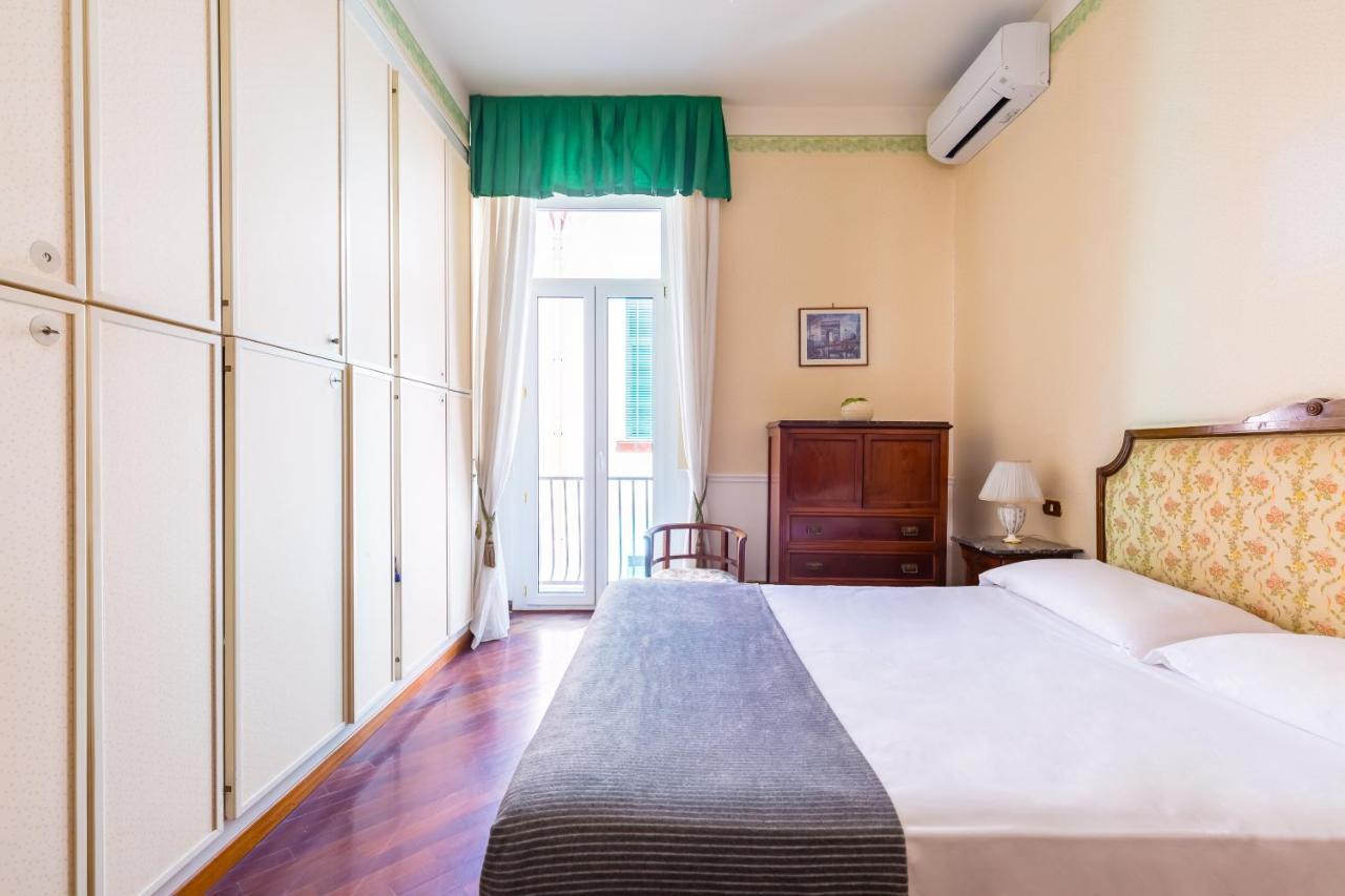 Grand Classic Apartment At San Martino By Napoliapartments 外观 照片