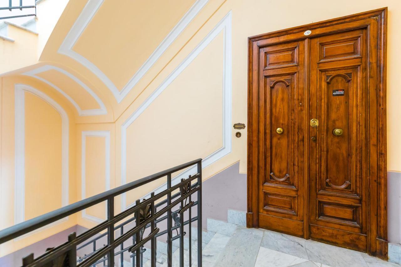 Grand Classic Apartment At San Martino By Napoliapartments 外观 照片