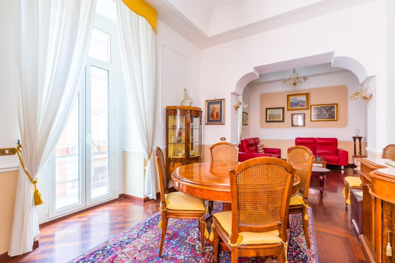 Grand Classic Apartment At San Martino By Napoliapartments 外观 照片