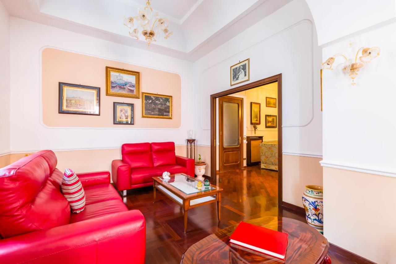 Grand Classic Apartment At San Martino By Napoliapartments 外观 照片
