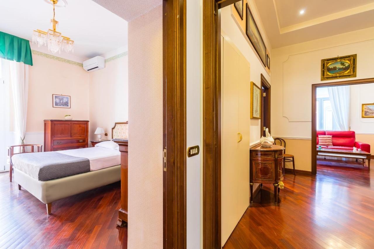 Grand Classic Apartment At San Martino By Napoliapartments 外观 照片