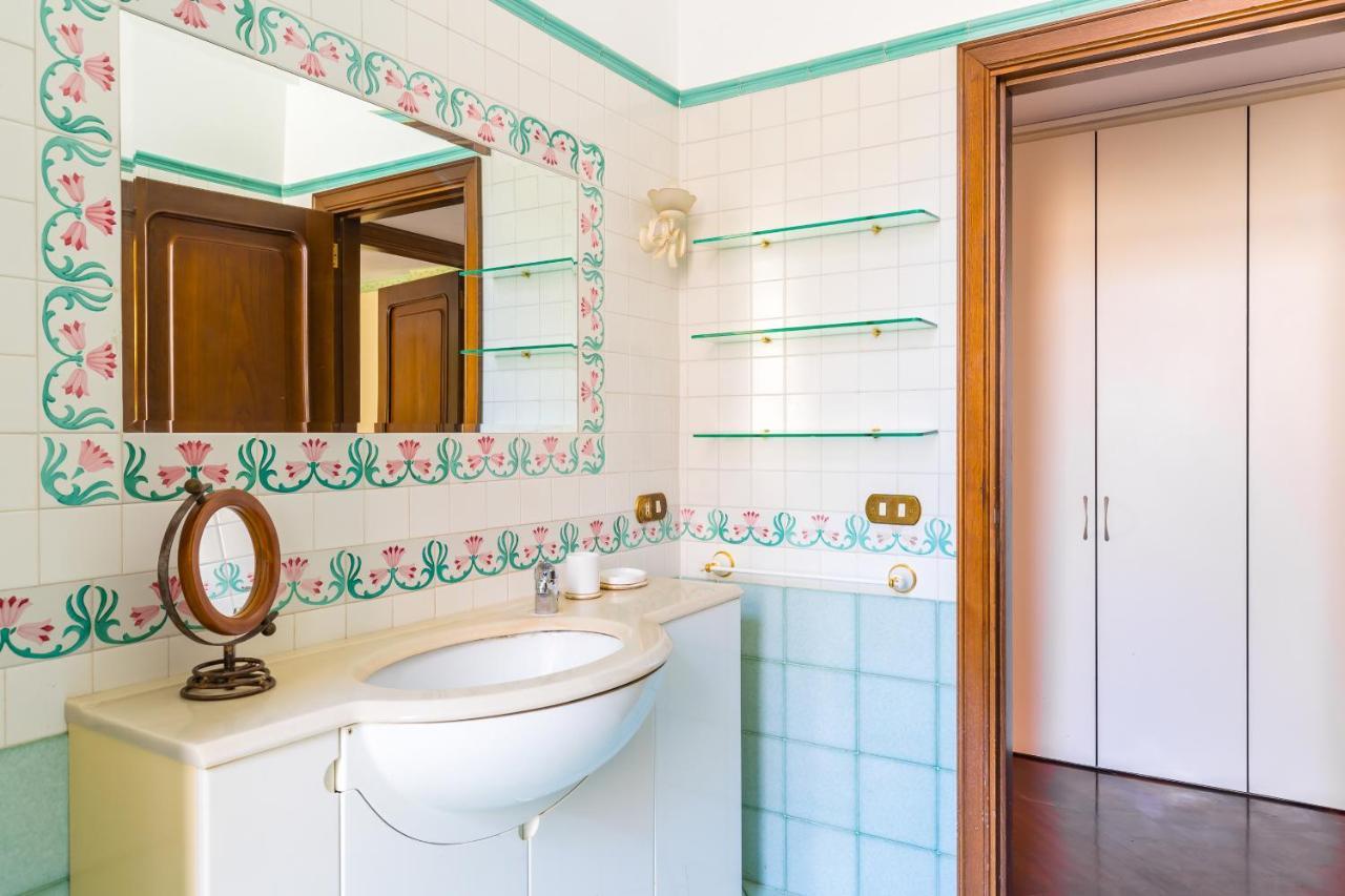 Grand Classic Apartment At San Martino By Napoliapartments 外观 照片
