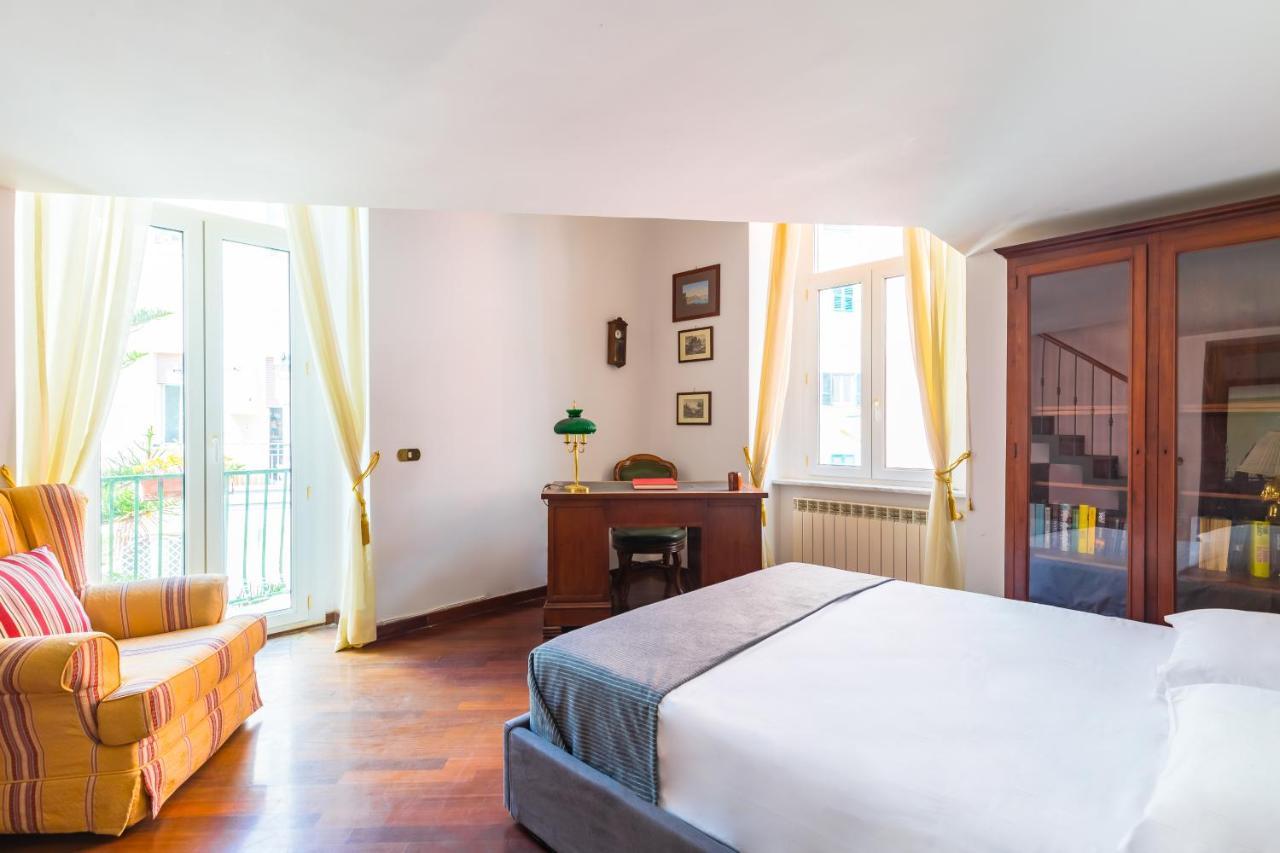 Grand Classic Apartment At San Martino By Napoliapartments 外观 照片