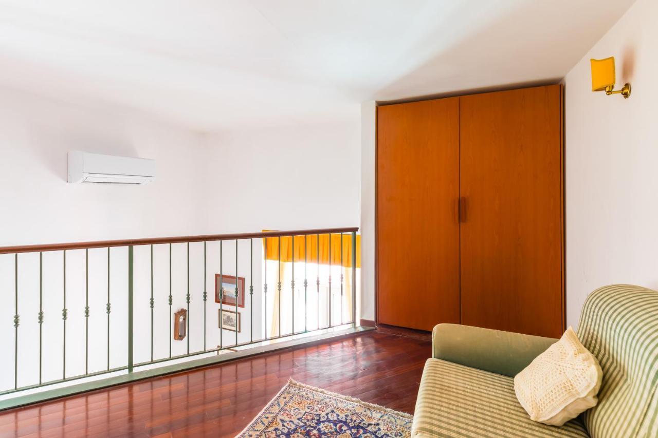 Grand Classic Apartment At San Martino By Napoliapartments 外观 照片